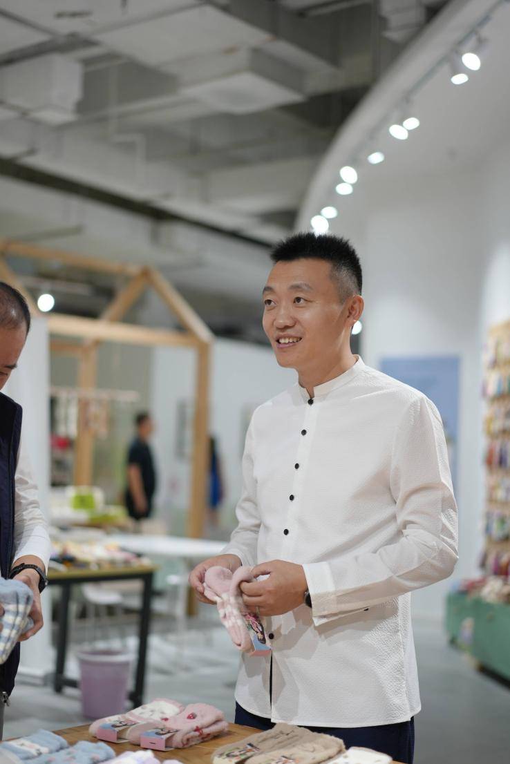 思明育才教育集团CEO张科随北京市欧美同学会赴珍珠小镇参加调研